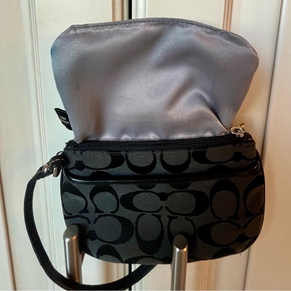 Coach Black Signature Wristlet with signature pattern - Picture 7 of 7